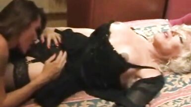 Sexy Milf Seduces CD - 10 image