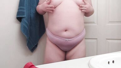 Boy fuckes himself for the camera - 3 image