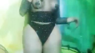 tranny dancing in a nightclub giving sexual services - 5 image