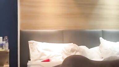 Smacka Famous Fucks & Takes Ts Kylie Skyy Pussy On The Bed - 15 image