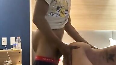 Smacka Famous Fucks & Takes Ts Kylie Skyy Pussy On The Bed - 3 image