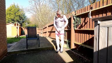 amateur crossdresser kelly cd enjoying her sissy gurl cock in the garden - 9 image