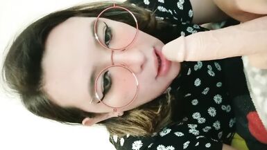 linda chica-t me pruebo mi vestido nuevo y un dildo que me llena toda - 10 image