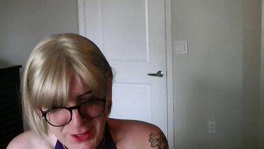 Trans Hottie Xylah Dee Sneezes from Chhinkni powder