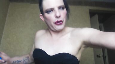 Eva: The Lipstick Diva Ep. 1 Smoke and Chat - 10 image