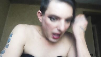 Eva: The Lipstick Diva Ep. 1 Smoke and Chat - 11 image