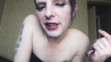 Eva: The Lipstick Diva Ep. 1 Smoke and Chat - 4 image