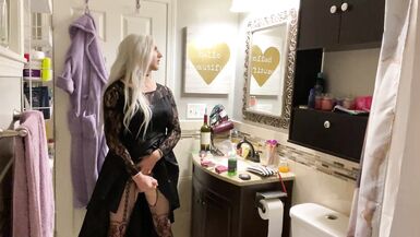 Loading video Emo Crossdresser Puts on Buttplug and Jerks Off - 11 image