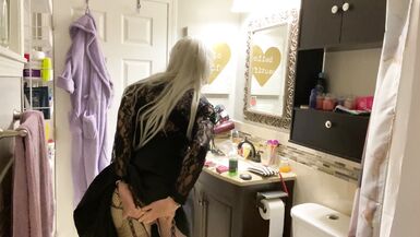 Loading video Emo Crossdresser Puts on Buttplug and Jerks Off - 4 image