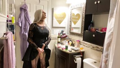 Loading video Emo Crossdresser Puts on Buttplug and Jerks Off