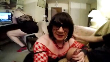 Mature shemale loves cock - 7 image