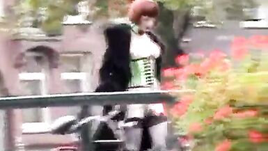 exhibitionist in amsterdam - 4 image