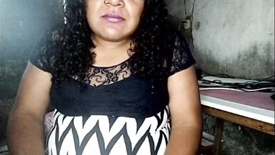 Fat shemale Elizabeth swallows her own cum live