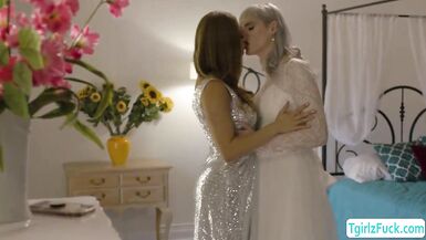 Blonde ts Lianna Lawson tranny cock blowjob and fucks friends pussy