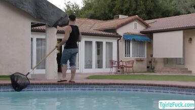 Brunette ts Jade Venus blowjobs cock and ass anal barebacked - 2 image