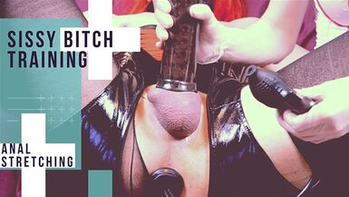 Pervert nurse trains sissy's ass with inflatable plug - 1 image