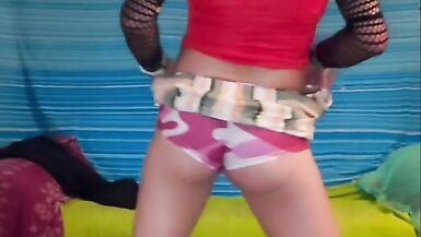 Warming up for some fairway action - 6 image