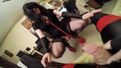 Tall shemale showing and sucking - 5 image