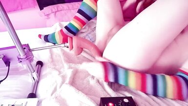 Femboy sissy trying out her new fuck machine! - 2 image