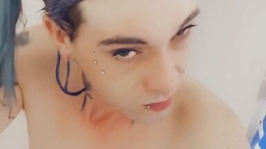 Gorgeous Girl Nude Taking a Shower