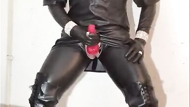 GLOVER1000 - spunk on black leather - 2 image