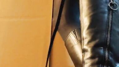 Female Long Boots Masturbation Masturbation Ejaculation Stomping Leather Japanese Beautiful Legs Bla - 12 image