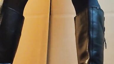 Female Long Boots Masturbation Masturbation Ejaculation Stomping Leather Japanese Beautiful Legs Bla - 2 image