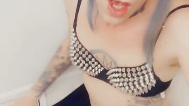 Pretty Punk Rocker Loves Sex - 9 image