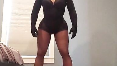 Jenna's masturbation (female mask, cross dressing, transvestite, rubber, heels, pantyhose, gloves) - 2 image