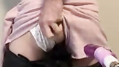 Trans playing with her new dildo machine - 2 image