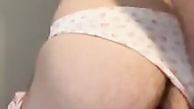 Trans playing with her new dildo machine - 5 image