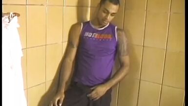 Tgirl with small tits gets fucked by black guy in a bathtub - 1 image