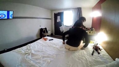 2 hotel sluts love cock
