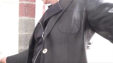 The way a tranny should be dressed - 12 image