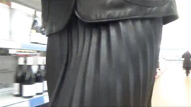 The way a tranny should be dressed - 14 image