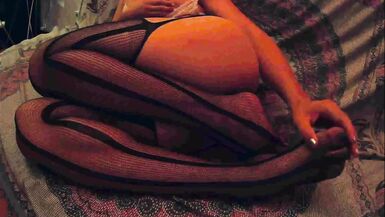 Tit and Feet massage. Shani is feeling sexy while she dildoes her ass