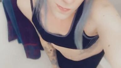 Super Cute Gym Bunny with Hot Legs Needs Sex