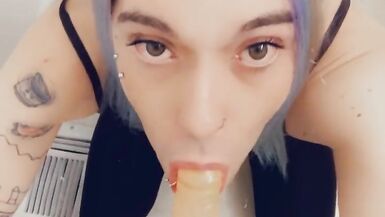 Super Cute Gym Bunny with Hot Legs Needs Sex - 5 image