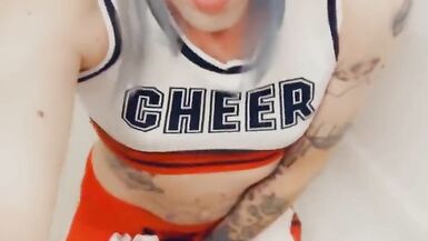 Hot Cheerleader Wants the Team To Fuck Her - 8 image