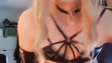 The Little Sissy at Boss II - 15 image