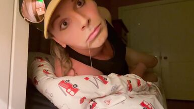 Fiona Fox Playing with Her cock while Spun - 11 image