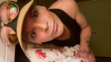 Fiona Fox Playing with Her cock while Spun - 12 image