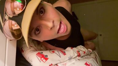 Fiona Fox Playing with Her cock while Spun - 14 image