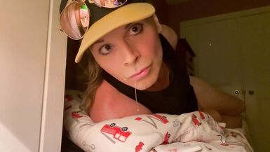 Fiona Fox Playing with Her cock while Spun - 2 image