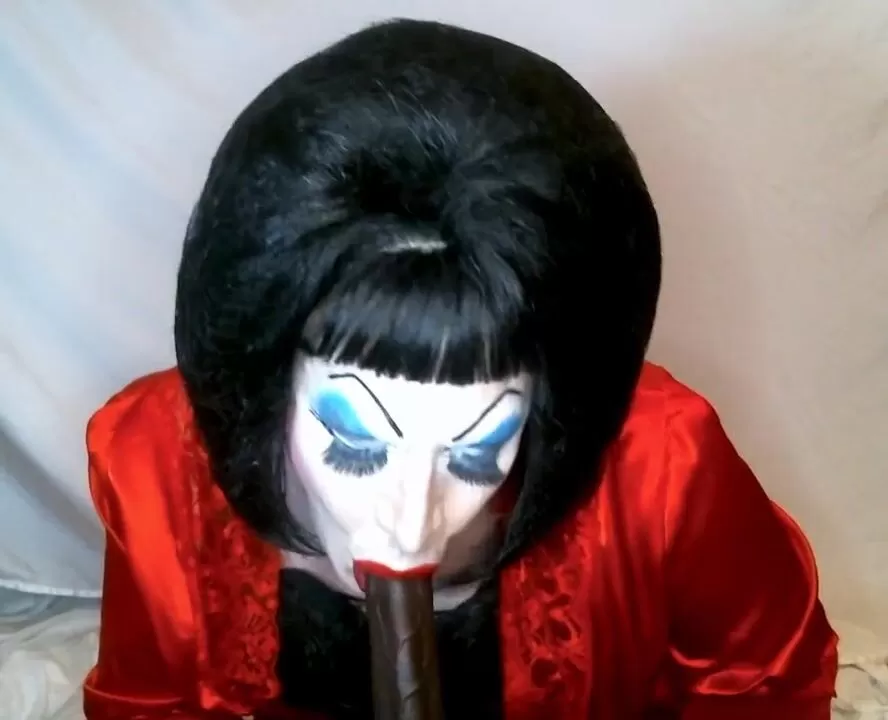 Heavy Makeup Ladyboy - Heavy Makeup Slut Debra Pleases Daddy by Sucking BBC Dildo watch online