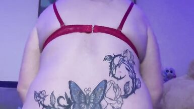 amaericain mature transgender fuckes her ass with a large dildo - 4 image