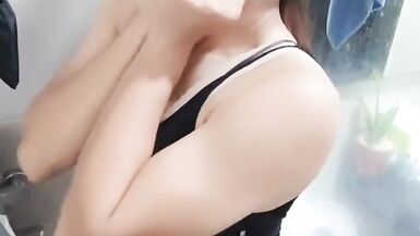 Asian CD again play in toilet - 12 image