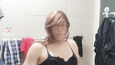 Asian CD again play in toilet - 8 image