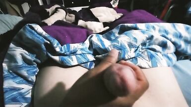 My masochistic girlfriend plays with my cock for pornohub 6