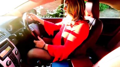 crossdresser kellycd masturbating on her car drive out in the countryside - 2 image